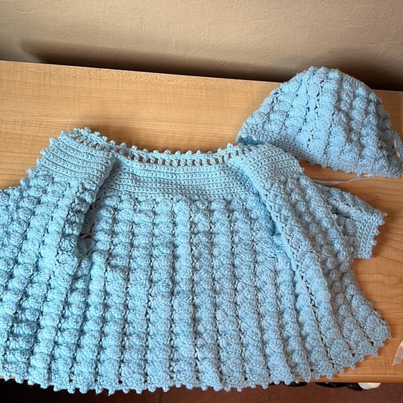 Baby Handknitted cardigan and bonnet set color baby blue - Picture 5 of 17